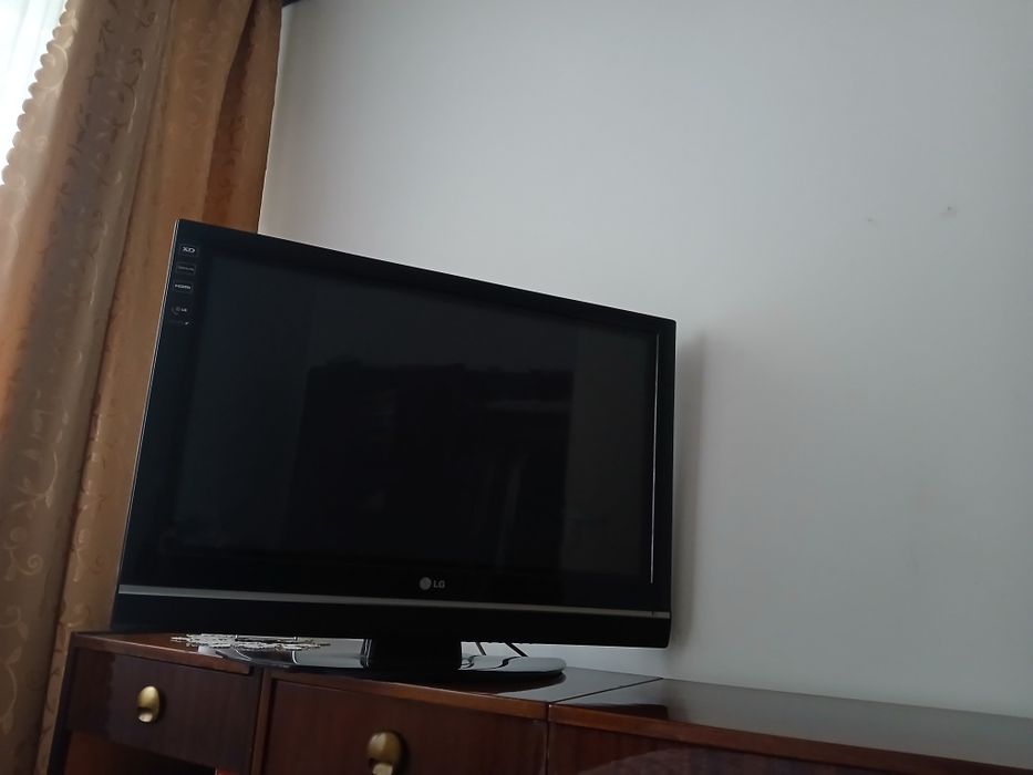 Televizor LG  LSD , dig.81 . 330 LEI Neg . IAȘI