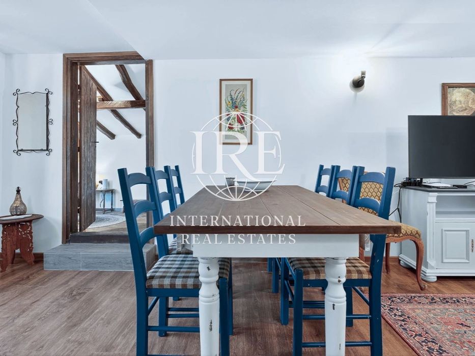 Едноетажна къща, тип хасиенда с басейн! Живописна локация! Тишина, сп