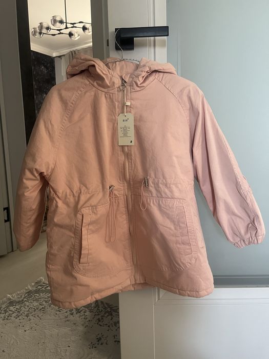 Куртка на девочку новая