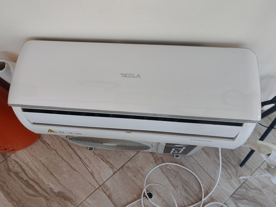Климатик TESLA 12