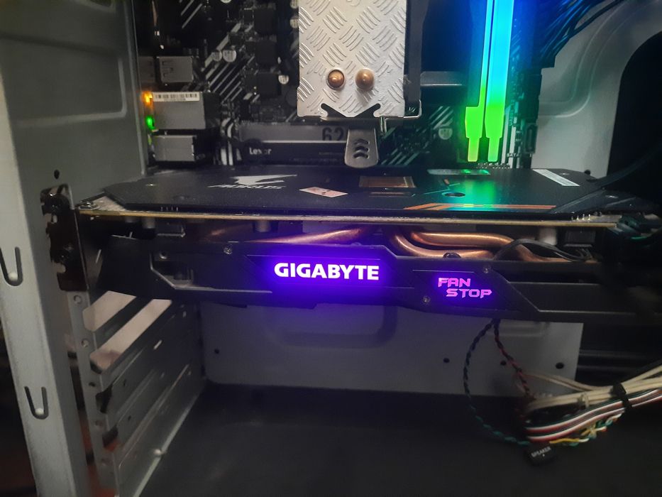 Продаётся игровая видеокарта Aorus gigabyte rx 580 8gb