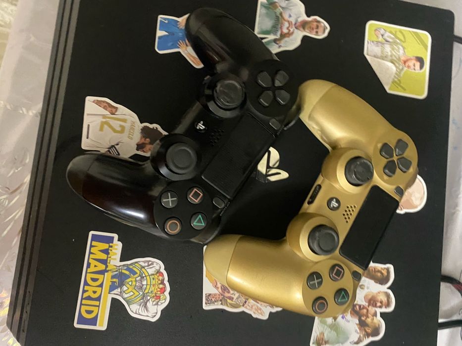 Продаю Плейстешен 4 про