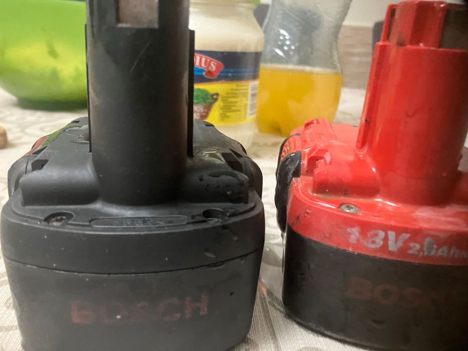 Baterii 18 v Bosh si Makita 14,4 v cu incarcator
