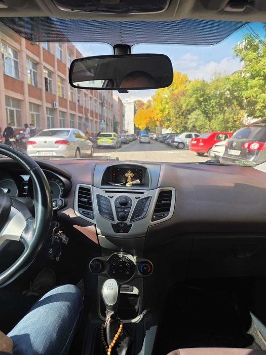 FORD FIESTA 1.4 GPL, vișiniu