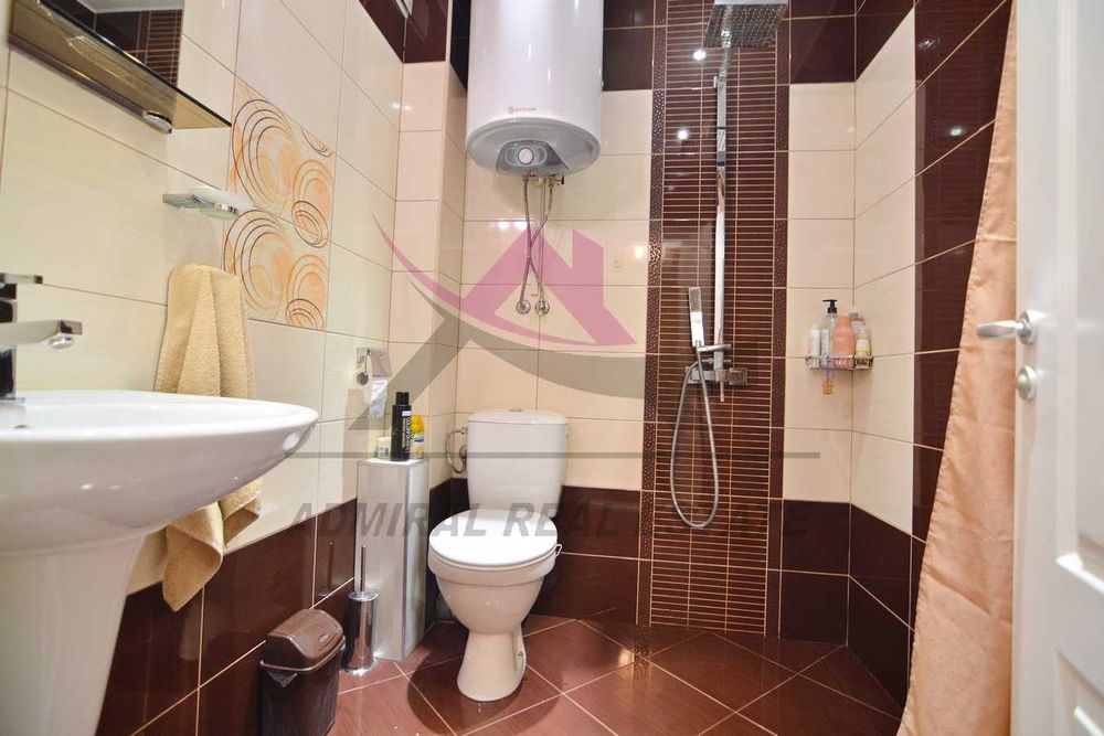 Продава се Двустаен апартамент в Варна, Цветен квартал - 88 кв.м за 1932 €/кв.м - Снимка #6