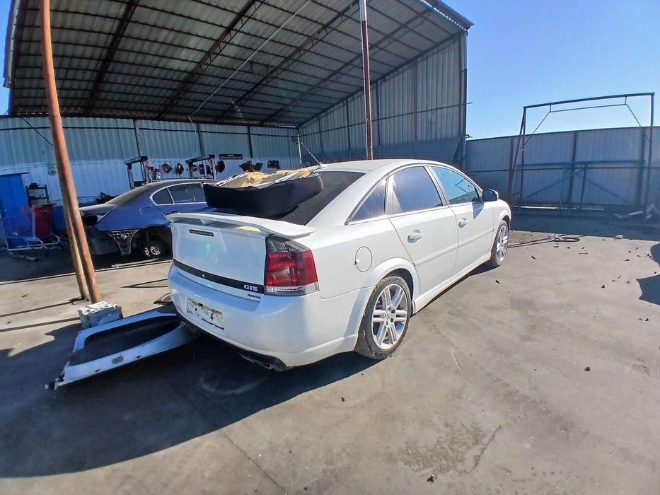 dezmembrez opel vectra c gts