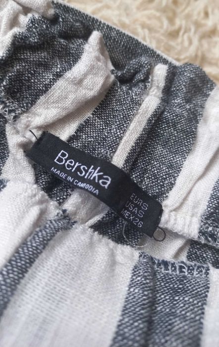 Дамски къси панталони Bershka