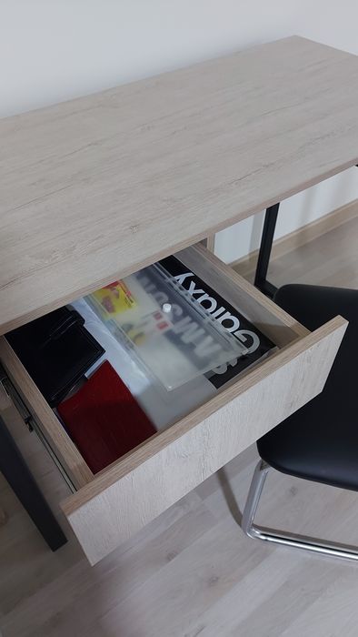 Письменный стол и стул