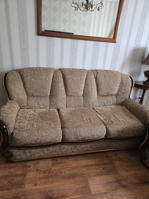 Диваны две штуки