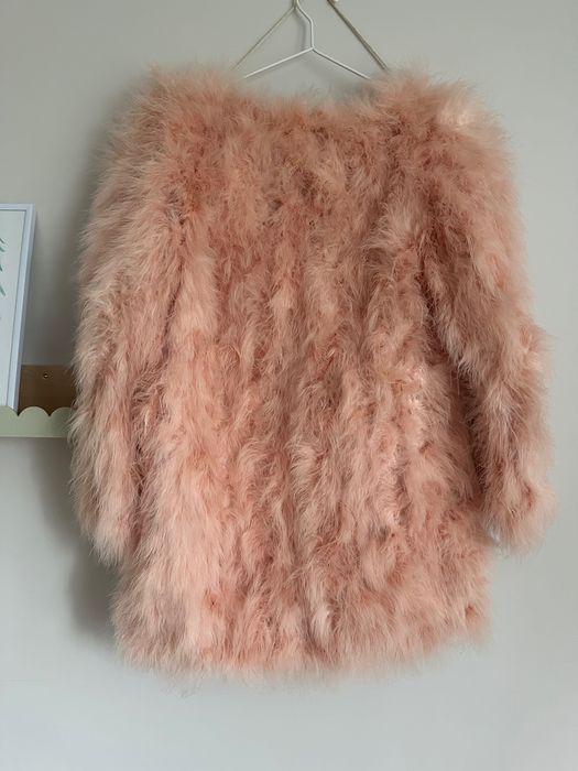 Палто от щраусови пера