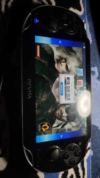 PlayStation Vita (прошитая) 
П