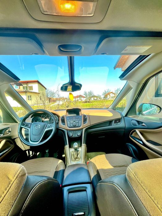 Opel Zafira Tourer 2.0