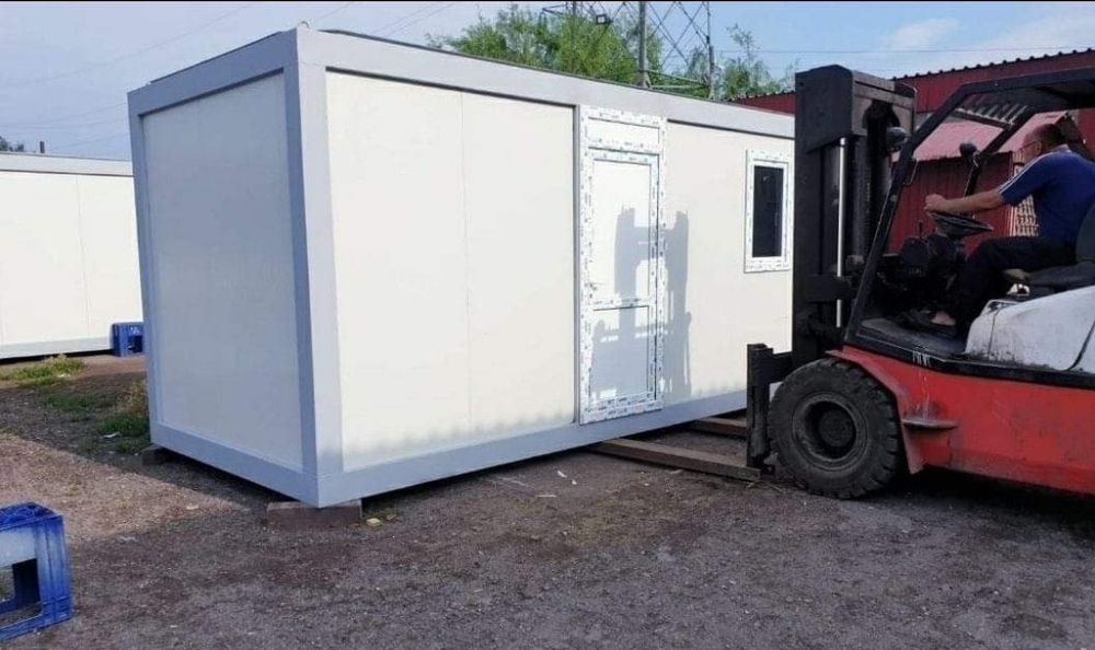 Vand container modular cu grup sanitar propriu