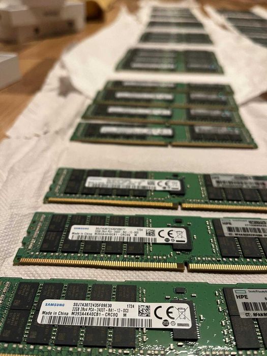 Memorii RAM Server DDR4 ECC RDIMM 16-32GB
