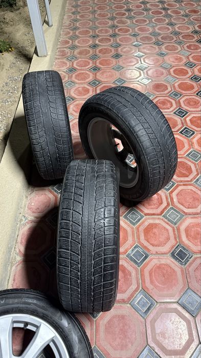 Продам диски с шинами 16