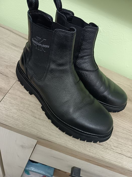 Vind ghete calvin Klein nr 43 folosite de cite a ori