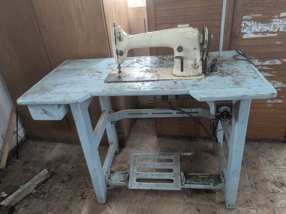 Продам швейную машину