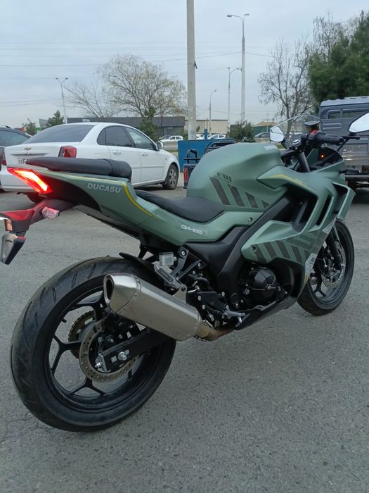 Ducati Panigale 400cc в зеленом окрасе