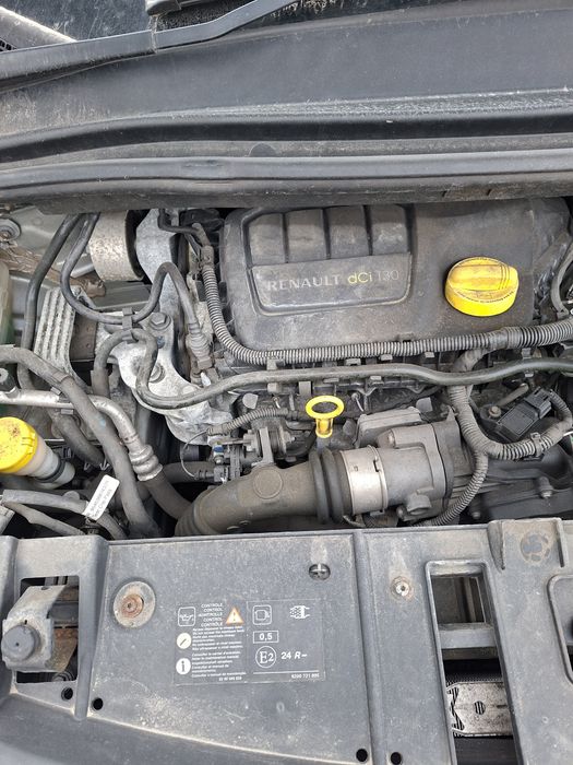 Dezmembrez Renault scenic 3 x mode  motor  1.6 dci.  120000 km reali