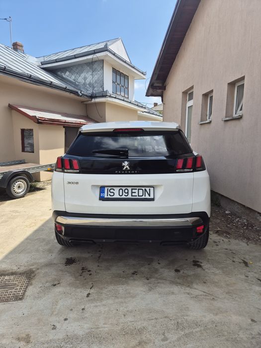 Vând Peugeot 3008 2019 1.2 benzina