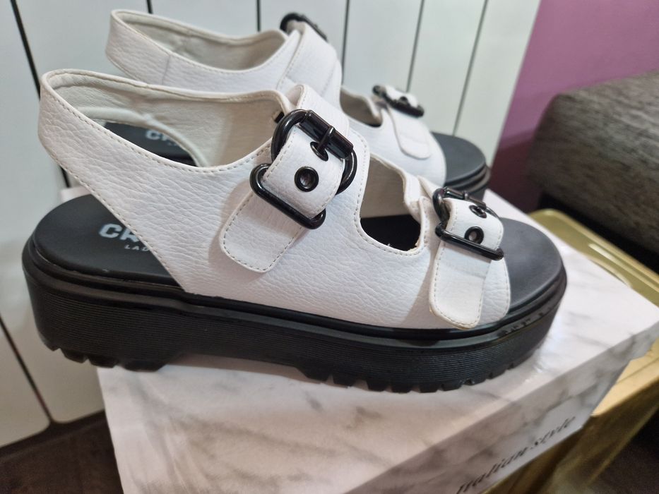 Дамски сандали CROPP