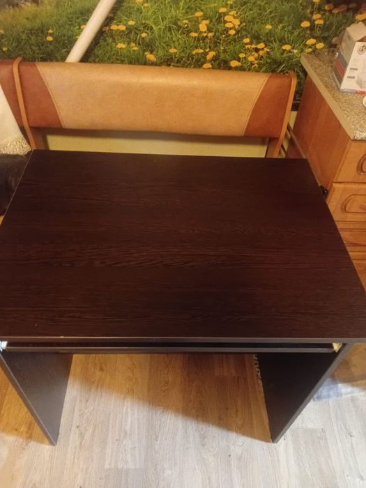 Продам стол компьютерный