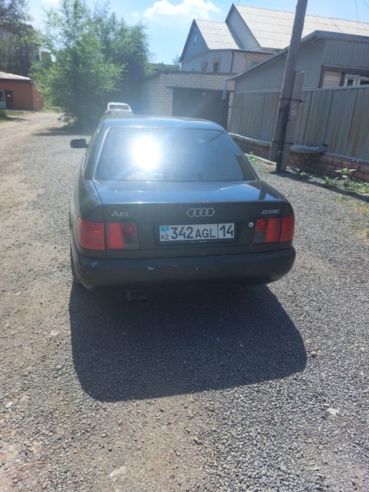 Ауди А6 С4  1992гв