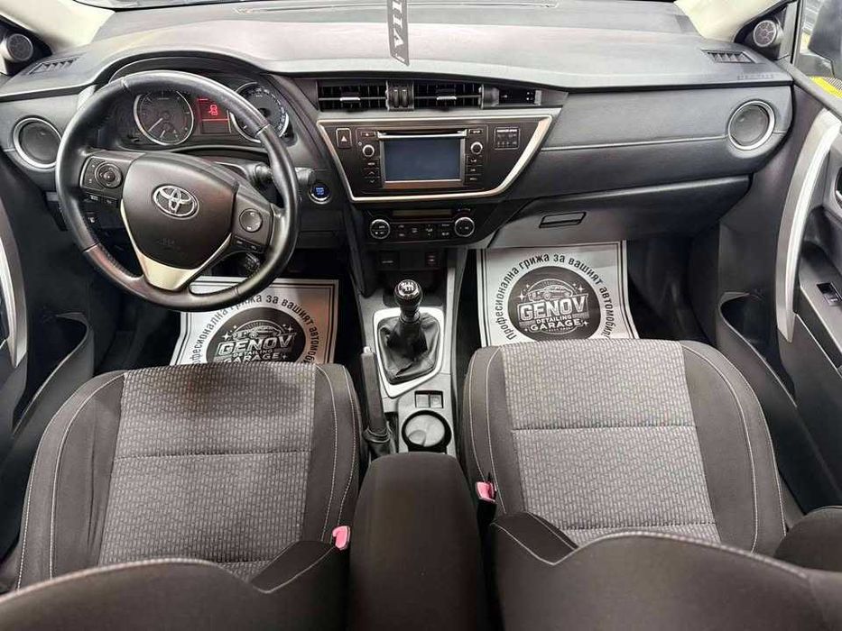 Toyota Auris 2015г 2.0 D-4D без забележки