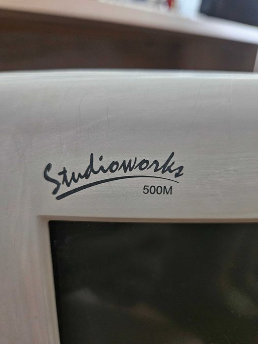 Продаётся монитор LG Studioworks 500 M