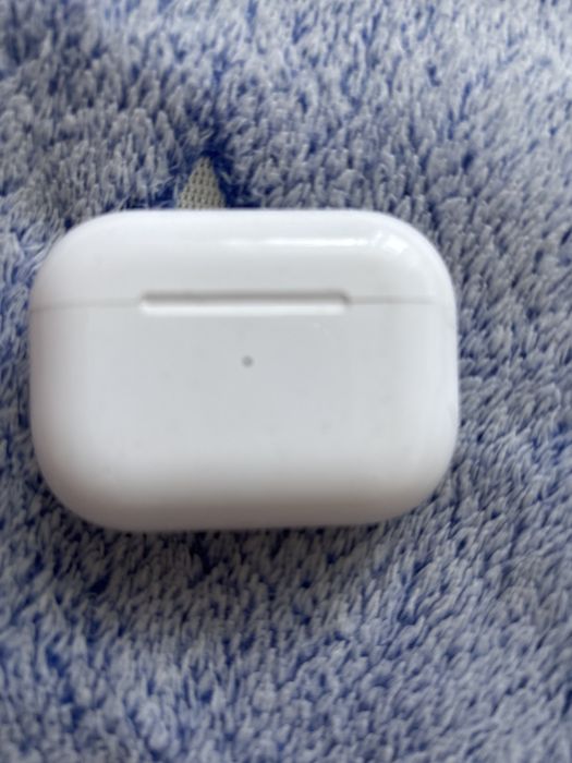 Продам наушники Airpods