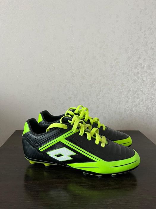 Продам новые бутсы