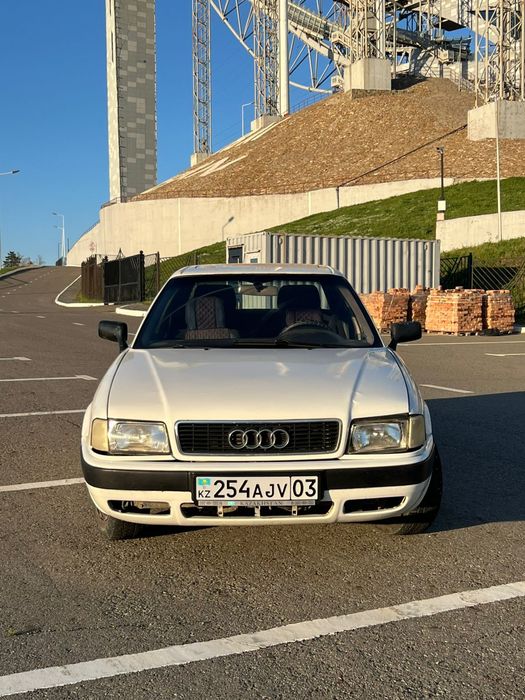 Продам  Ауди б4 Моник