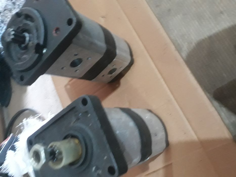 Piese utilaje pompe hidraulice duble