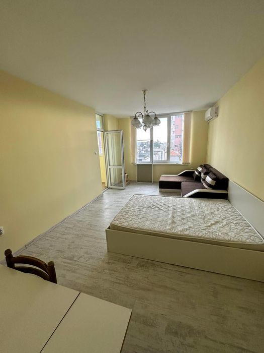 Тристаен, под наем, ж.к Възраждане