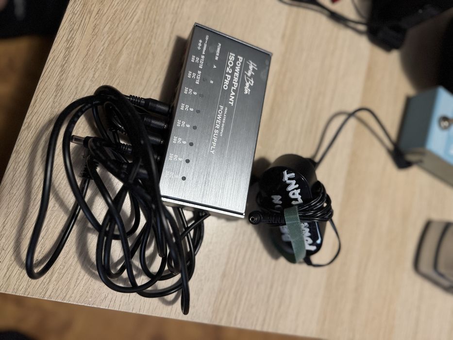 Harley Benton Power Plant Iso 2 - power supply pedale chitara si altele