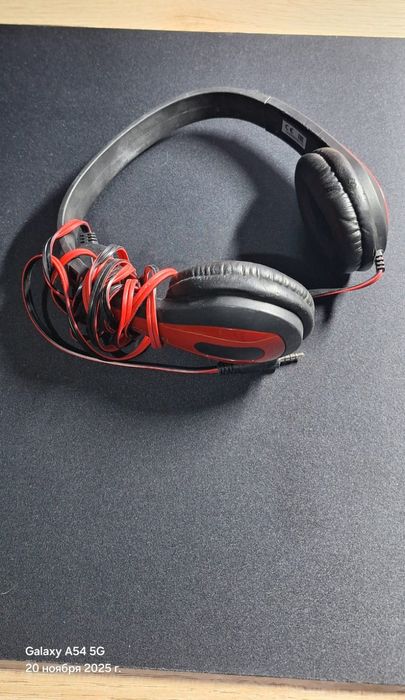 Продам наушники и веб камеру