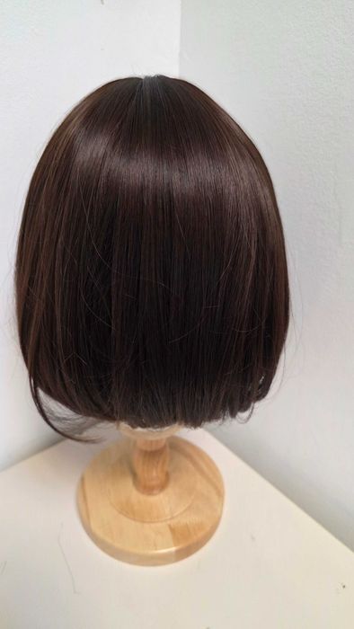 Perucă HAIRCUBE bob scurt șaten închis cu breton, sintetică