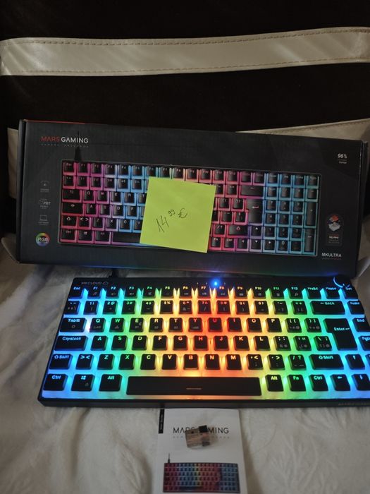 Геймърски клавиатури Asus