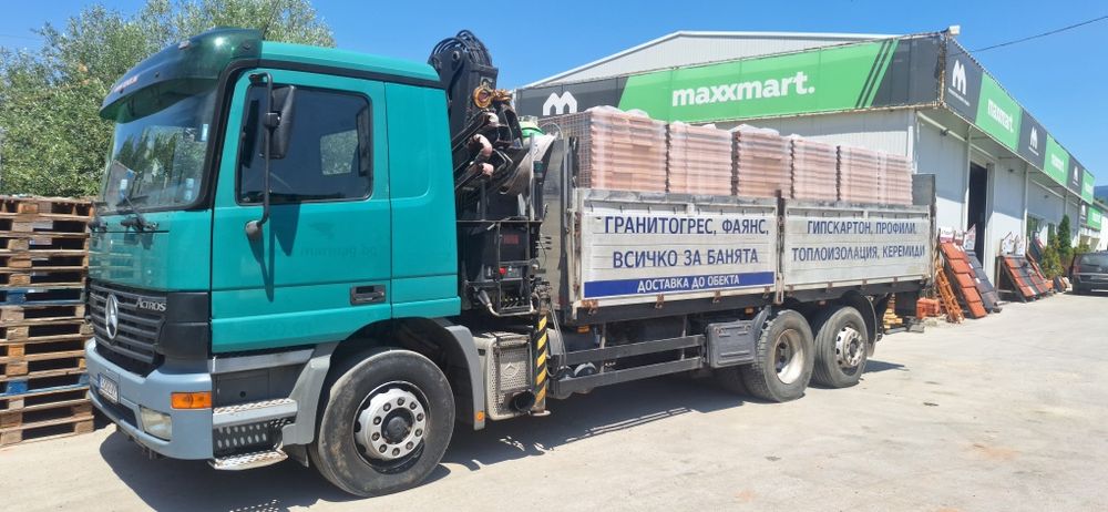 Транспортни услуги Камион с кран  и падащ борд щипа за инертни материали