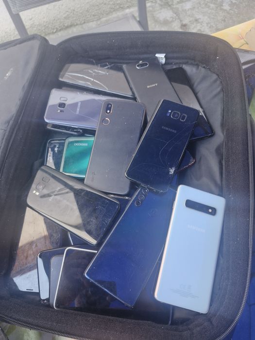 Telefoane pentru piese