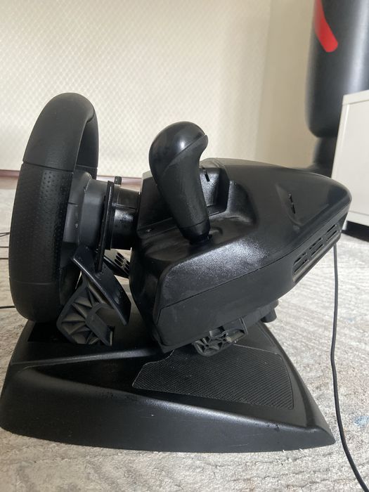 руль Logitech MOMO RACING