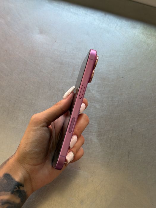 Vand iphone 16 roz