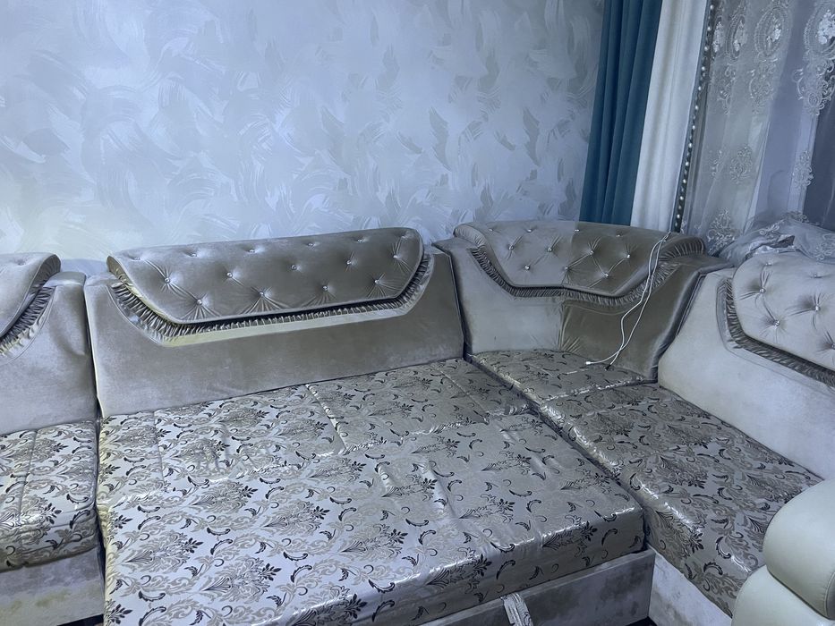 Диван мягкий большой