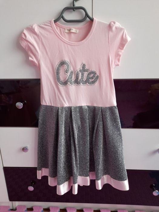 Много официални рокли 116