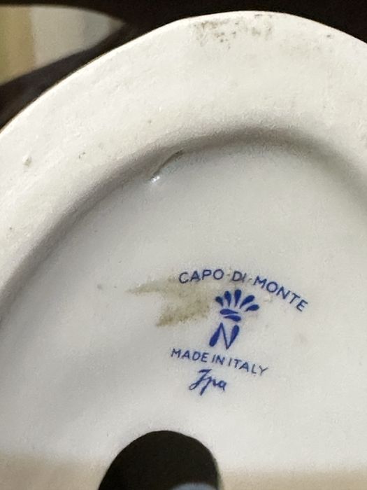 стара порцеланова статуетка капо ди монте