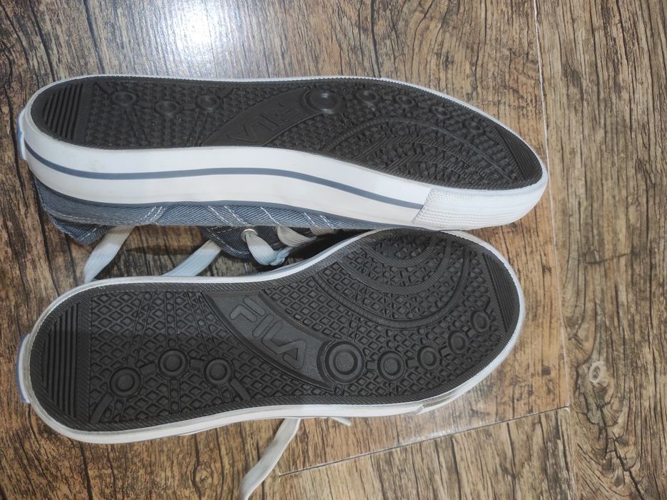 Маратонки Адидас 40 номер и Кецове на Fila 36 номер