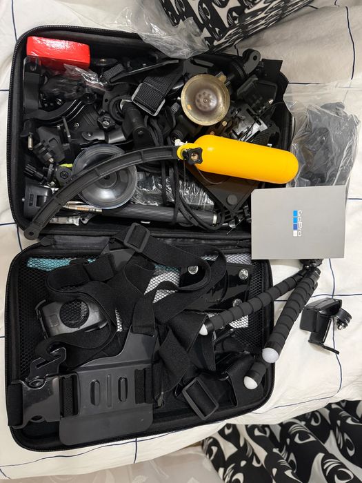 Vând/ schimb cameră GoPro 7 silver, schimb cu laptop