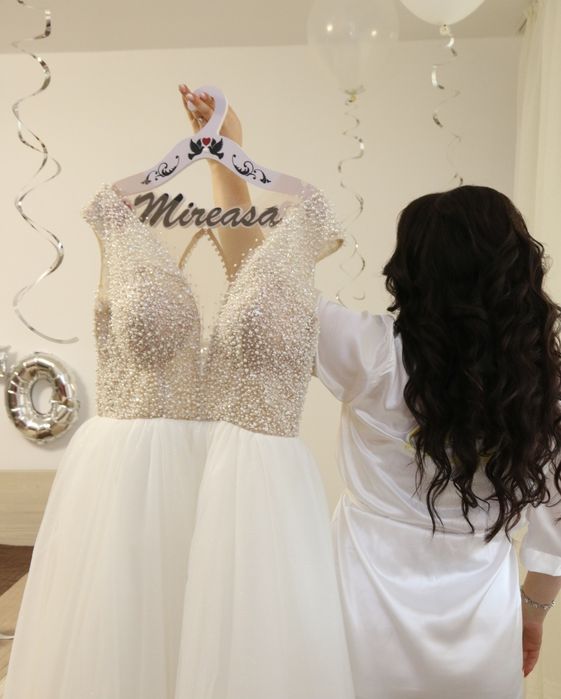 Rochie de mireasă cusută manual