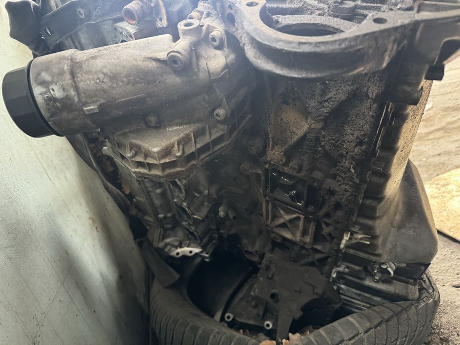 Продам 104 матор на мерседес 2.8