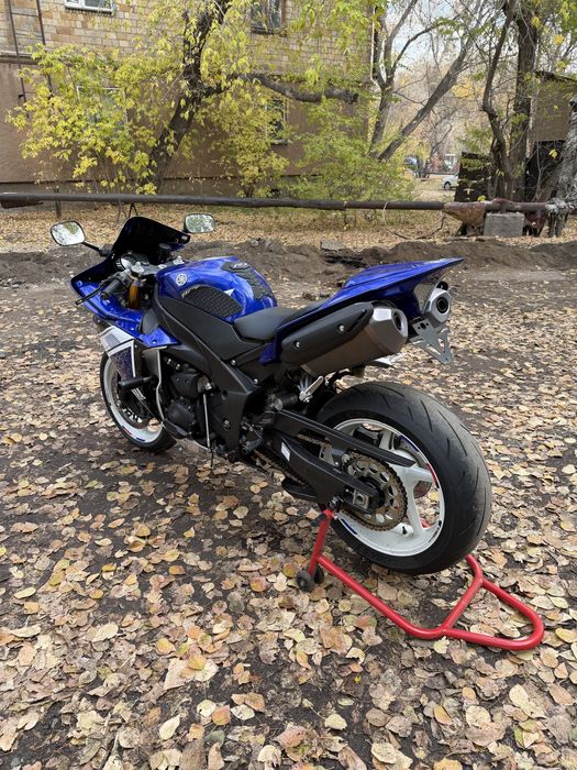 Yamaha R1 спортивный мотоцикл